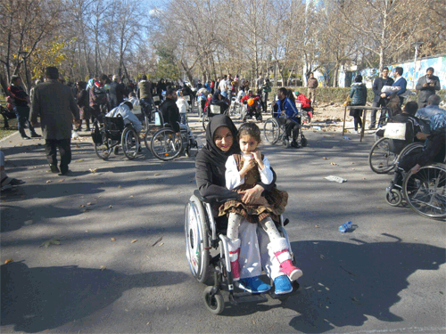 آشنایی حتی یک نفر با معلولین ما را یک قدم به جلو می برد+تصاویر