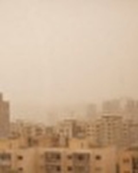 شمار مراجعین تنفسیِ ناشی از گرد و غبار به مراکز درمانی استان روبه افزایش است/ احتمال کاهش غلظت ریزگردها از بعد از ظهر امروز