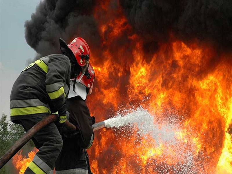 اطفاء حریق ساختمان هفت طبقه در کرمانشاه/ پنج گرفتار در حریق نجات یافتند
