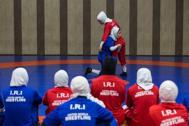 حضور کشتی گیران خانم در اردوی تیم ملی