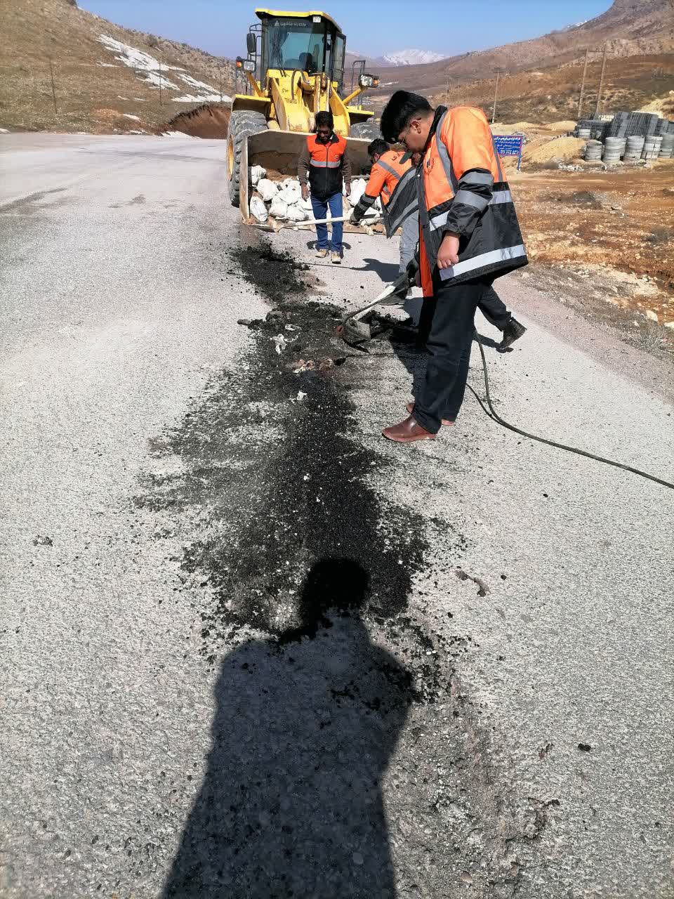 آماده سازی جادههای شهرستان مارگون برای تردد مسافران نوروزی آماده سازی جادههای شهرستان مارگون برای تردد مسافران نوروزی