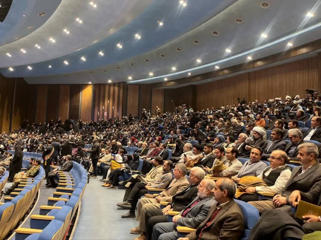 تاریخ پرافتخار مشهد باید زنده نگه داشته شود