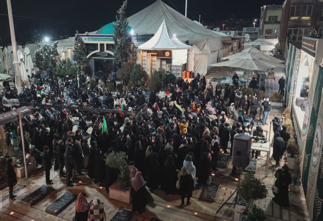 زیباترین توصیف ها از زبان زائران حاج قاسم: کاپشن صورتی ریحانه نه یک لباس بلکه شعاری برای همبستگی است/ چنین مردمی هرگز از مسیر خود باز نمی&zwnj;گردند