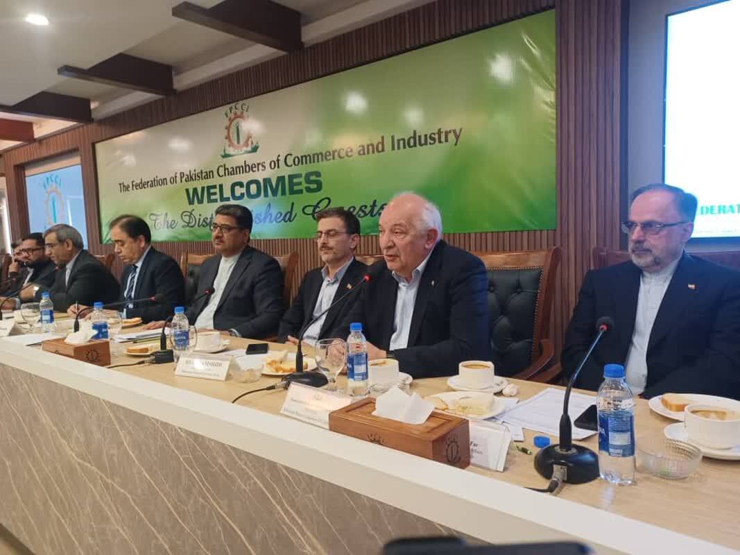 اتاق بازرگانی خراسان رضوی ۲ تفاهمنامه با اتاق&zwnj;های کراچی و لاهور امضا کرد