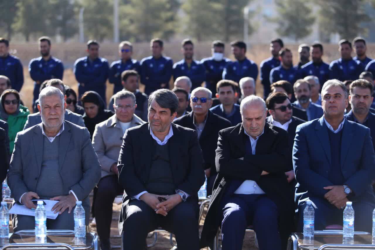 کرمان از قطب&zwnj;های مهم استعدادهای ورزشی کشور است/امکان ستفاده از حمایت&zwnj;های فیفا در تکمیل کمپ فوتبال کرمان