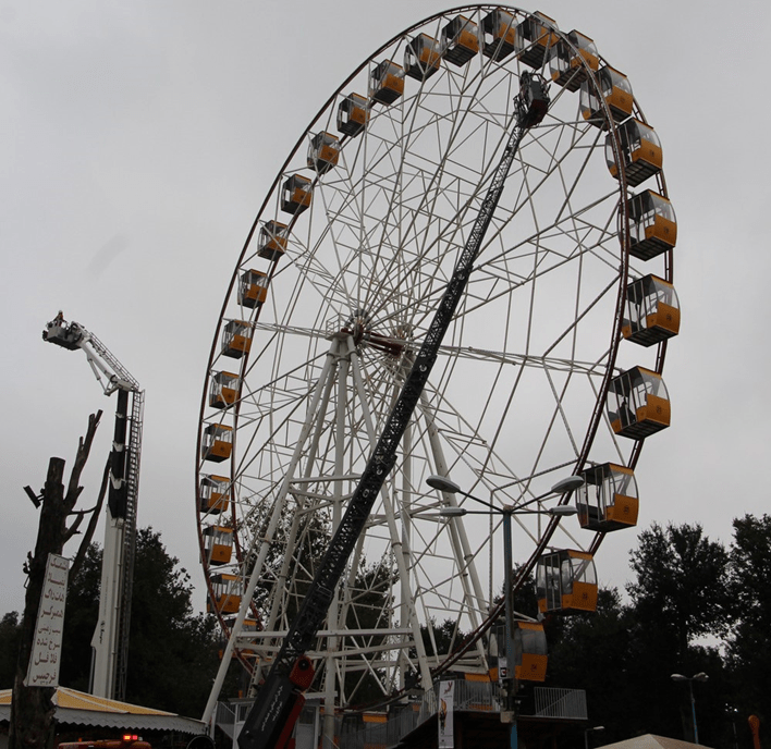 تجربه ۴۰ متر بالاتر از سطح زمین در شهربازی&zwnj;های رشت!