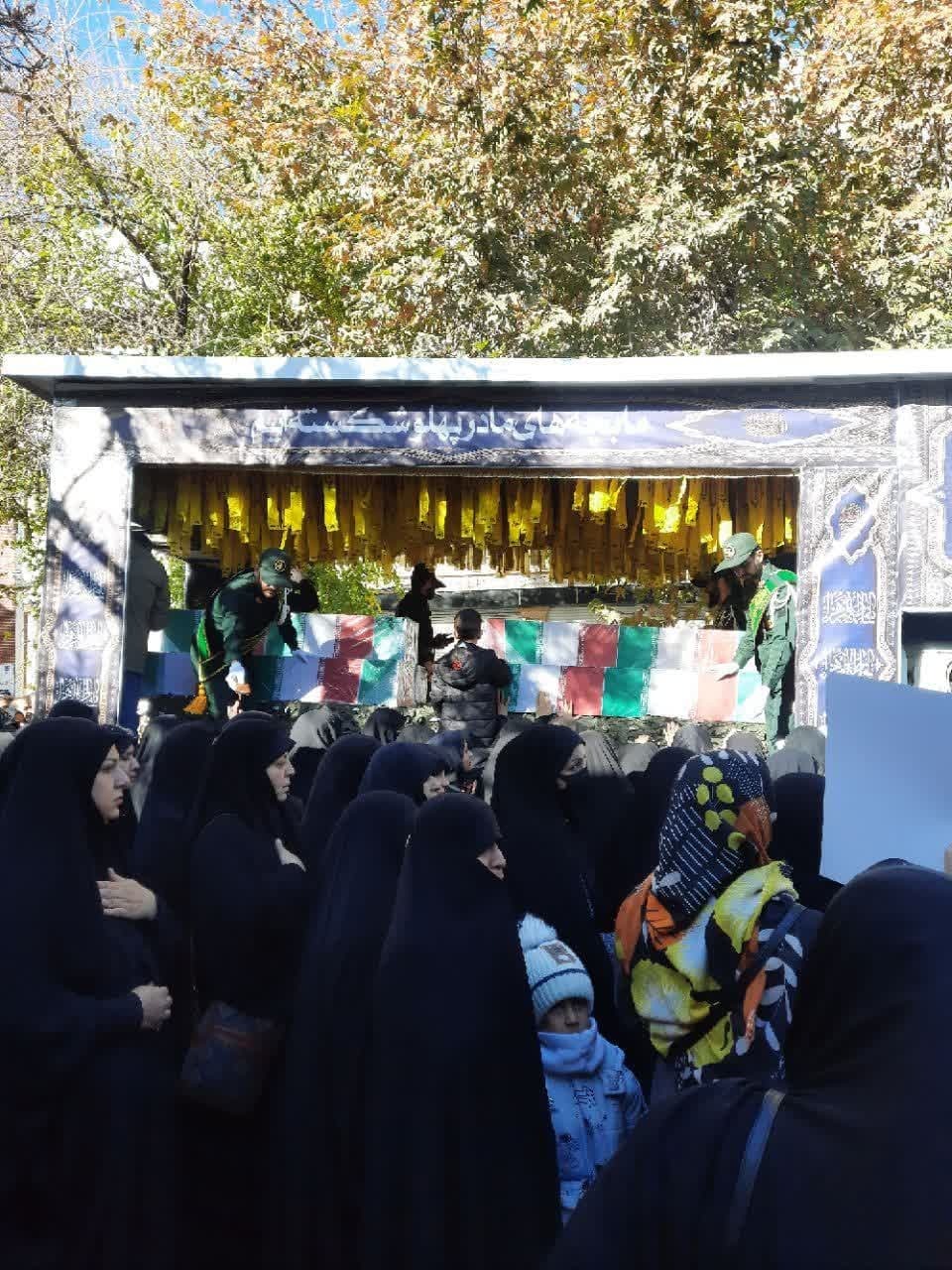 همه باید ادامه دهنده راه شهدا و پشتیبان ولایت فقیه باشیم