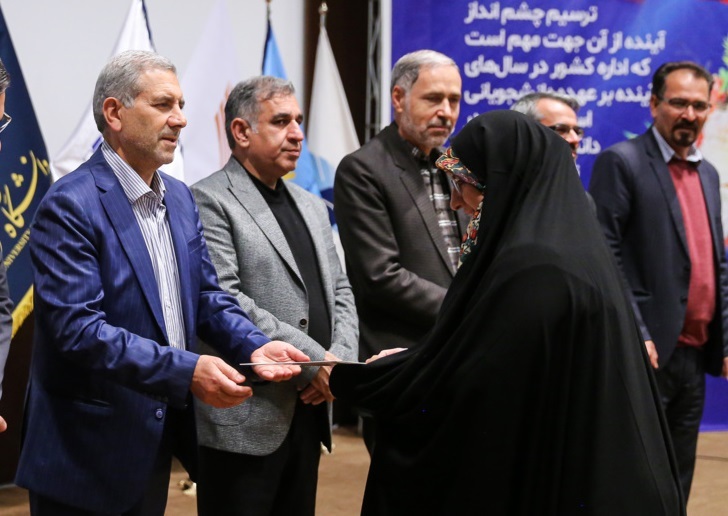 تلاش برای احیا کرسی های آزاد اندیشی در دانشگاه های فارس/دانشجو رکن اصلی تحرک در محیط علمی است