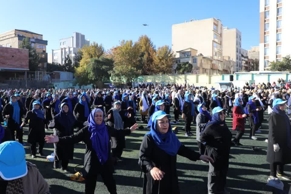 همایش بزرگ ورزش صبحگاهی در همدان برگزار شد همایش بزرگ ورزش صبحگاهی در همدان برگزار شد