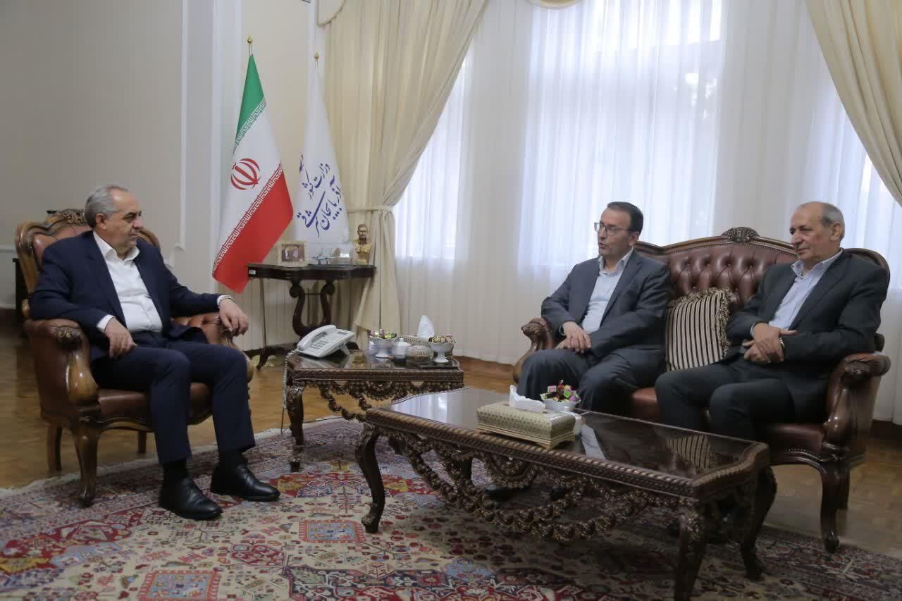 ضرورت واگذاری اختیارات ویژه به استانهای مرزی برای واردات نهاده های دامی ضرورت واگذاری اختیارات ویژه به استانهای مرزی برای واردات نهاده های دامی