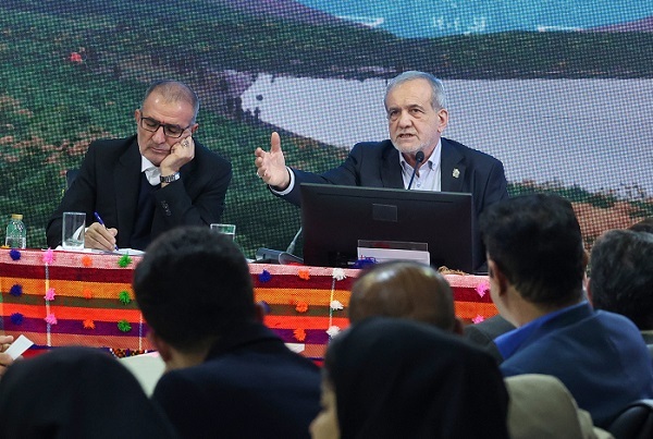 پزشکیان در کهگیلویه و بویراحمد؛ سفرِ وعدهها یا نقطه آغاز اصلاحات ساختاری توسعه؟ پزشکیان در کهگیلویه و بویراحمد؛ سفرِ وعدهها یا نقطه آغاز اصلاحات ساختاری توسعه؟