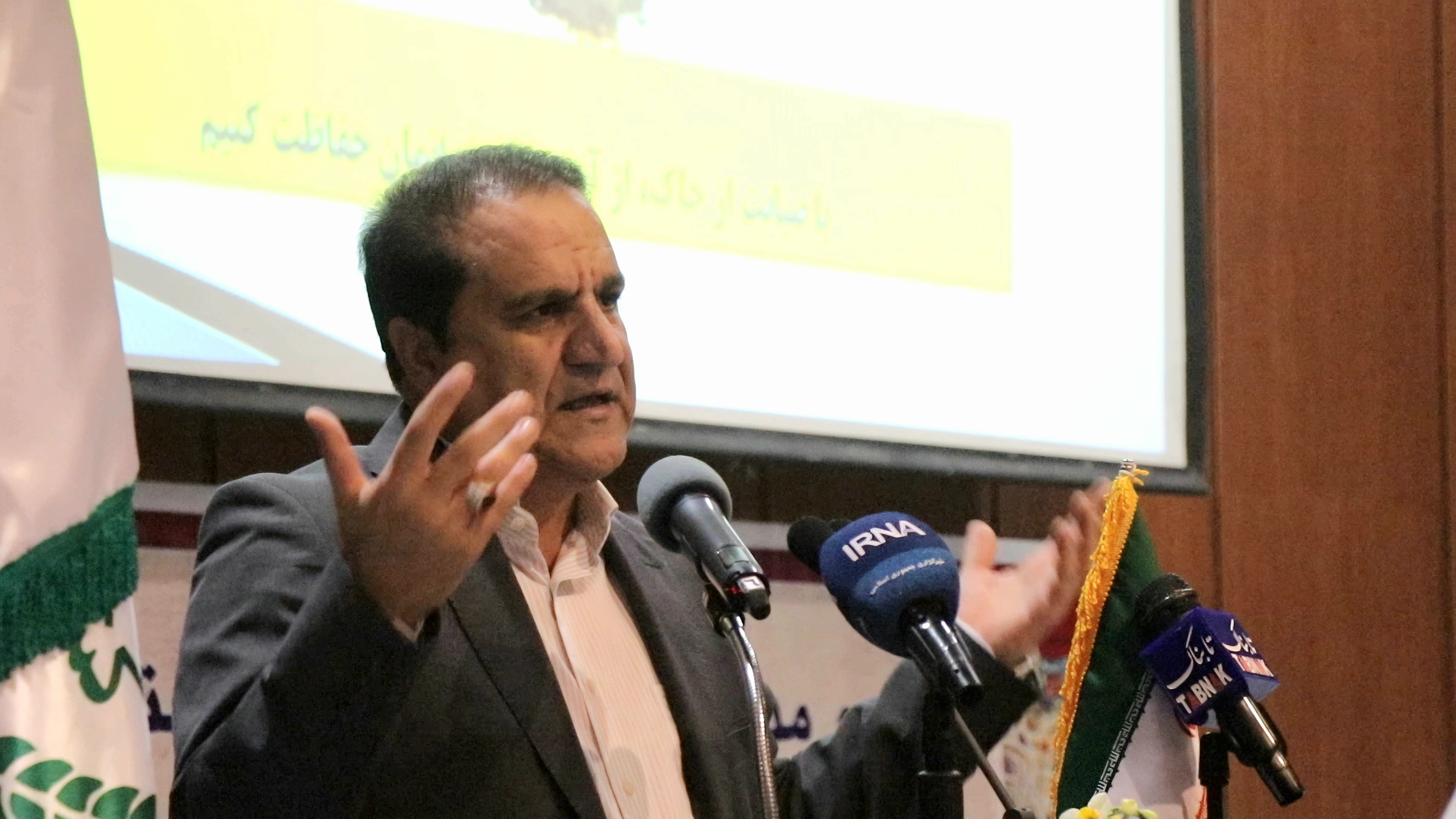 توسعه پایدار بدون حفاظت از خاک آب ممکن نیست توسعه پایدار بدون حفاظت از خاک آب ممکن نیست