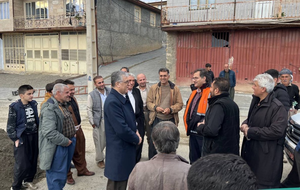 نماینده مجلس مطالبات مردم مریوان و سروآباد را پیگیری کرد/ از زیرساختهای انرژی و آموزش تا فرهنگ و راههای روستایی نماینده مجلس مطالبات مردم مریوان و سروآباد را پیگیری کرد/ از زیرساختهای انرژی و آموزش تا فرهنگ و راههای روستایی