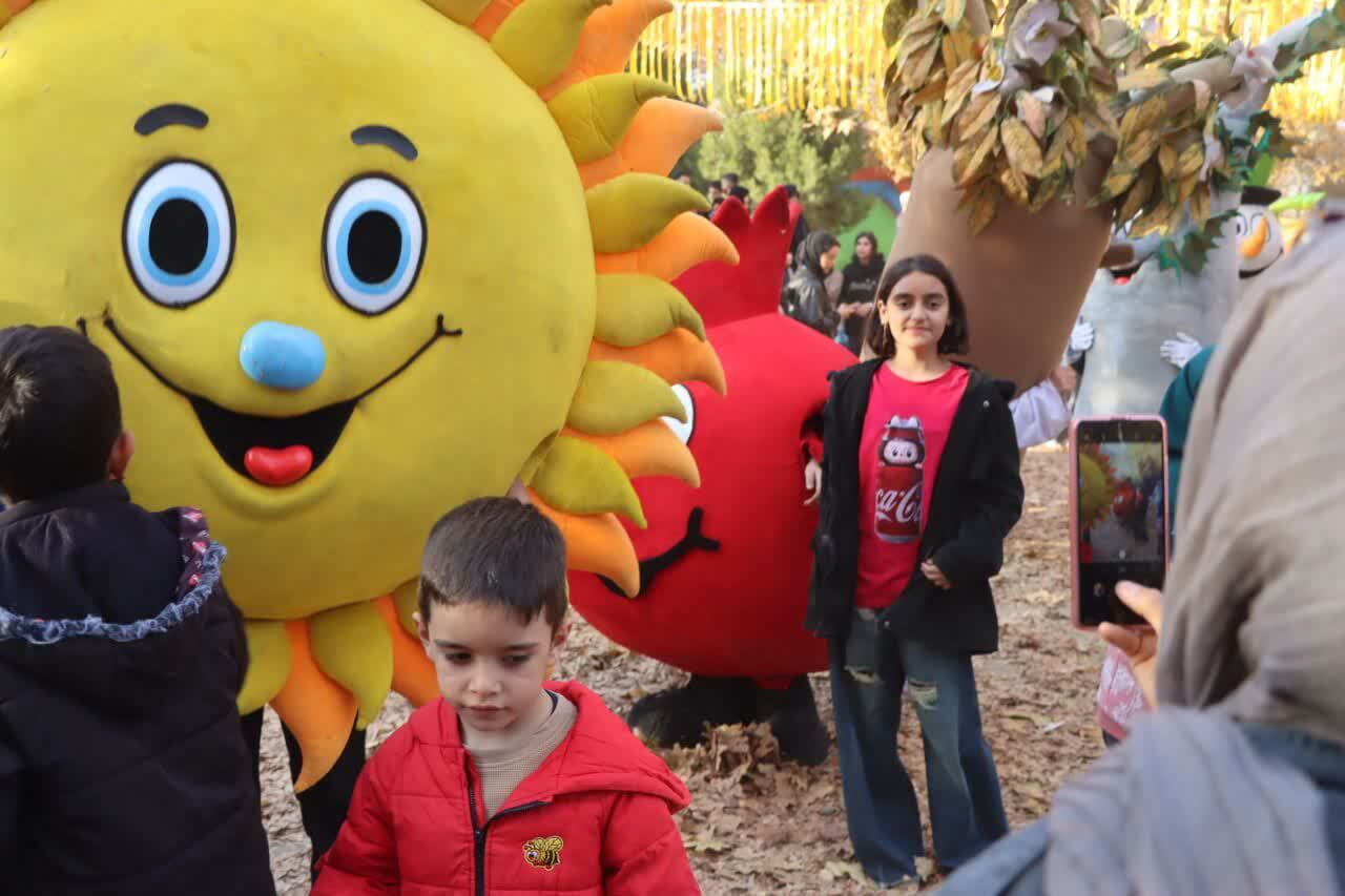 برگزاری سومین جشنواره پاییزی برگریزان هگمتانه، در همدان + عکس برگزاری سومین جشنواره پاییزی برگریزان هگمتانه، در همدان + عکس